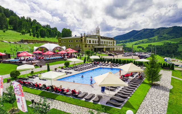 Altaj Pelas Hotel