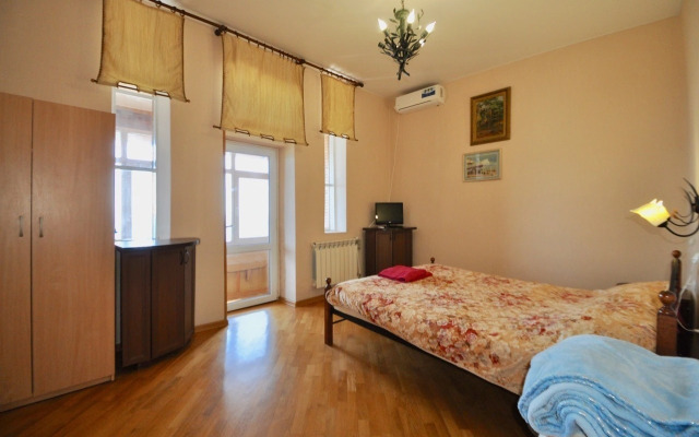 Na Polikurovskoy Ulitse 1 Apartments