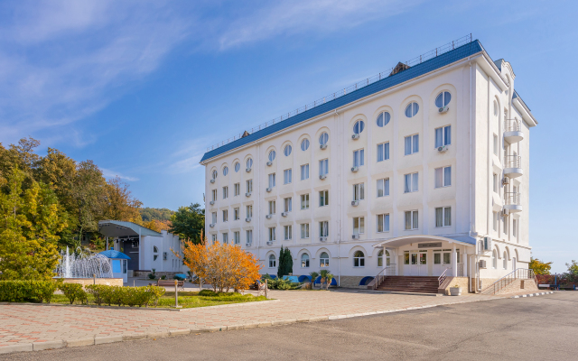 AZIMUT Park Hotel Prometey Nebug