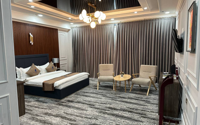 Tinchlik Plaza Hotel