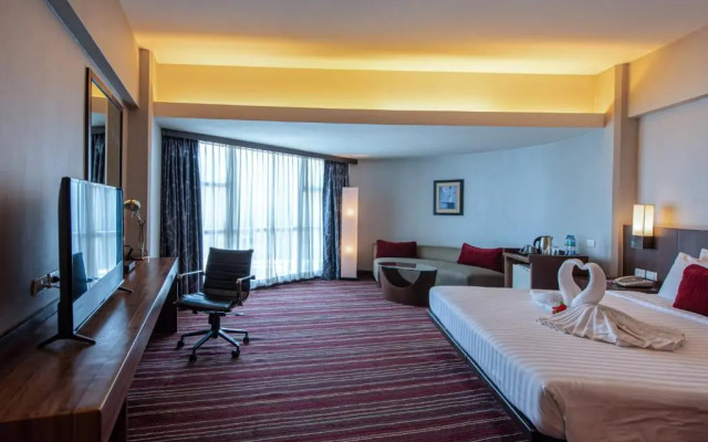 Отель Ambassador Bangkok Hotel