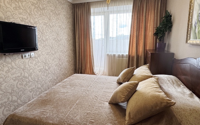 Квартира Трехкомнатная на 9 Апреля