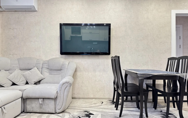 Razmestim Na Ulitse Universitetskaya Naberezhnaya 105 Flat