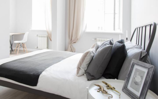 Апартаменты Скайлайт на Малой Московской