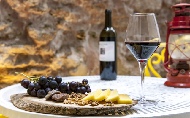 Royan Suites Boutique Hotel