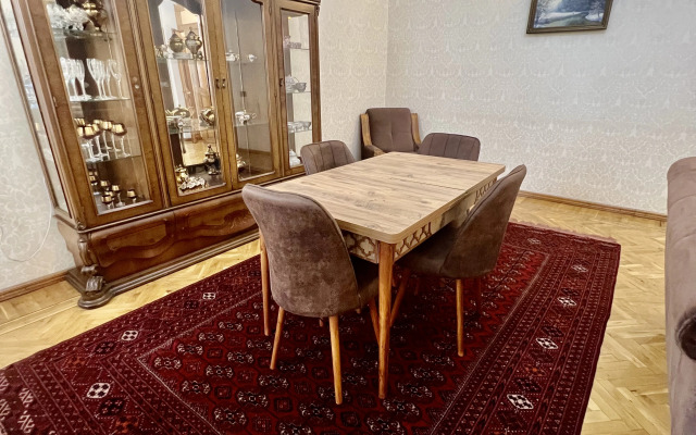 City Center Apartment, Nizami street 19 Flat