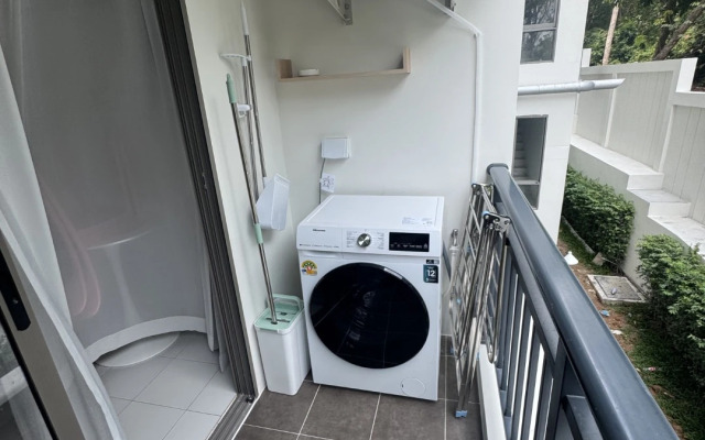 Sovremennaya Ryadom s Plyazhem Kamala Flat
