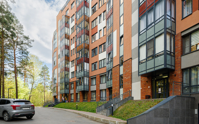 Квартира Ютно Колосья с качелью на балконе и видом на сосны в Зеленогорске