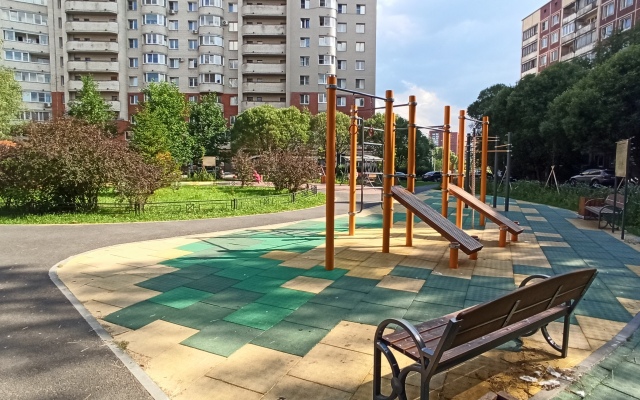 Ryadom S Parkom Flat