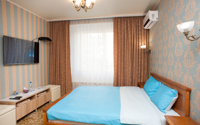 Den I Noch Hotel na Akademicheskoy