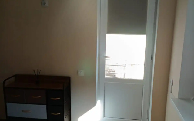 Uyutnaya Odnokomnatnaya S Dvumya Lodzhiyami Flat
