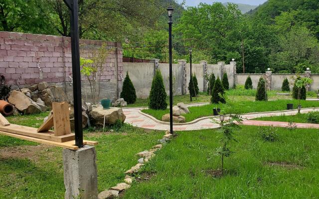 Dioscuria Borjomi Guest House