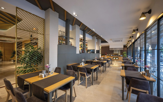 Sealife Lounge Hotel - Adult Only