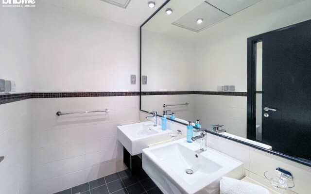 Апартаменты Luxury Penthouse with Marina and Sea Views|bnbme-2301