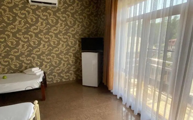 RosaHome Loo Guest house