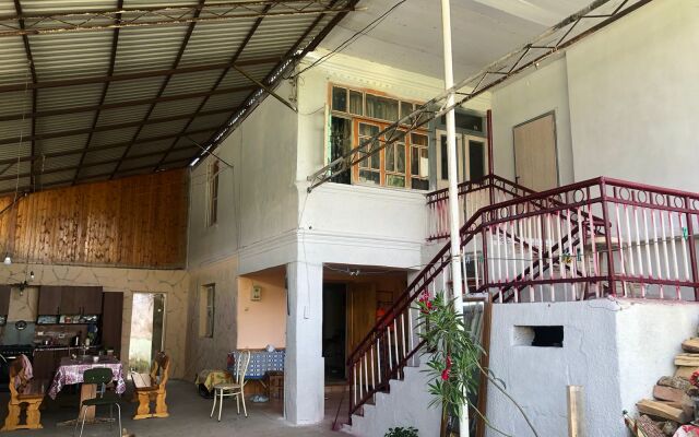 Uyutny Domik Private House