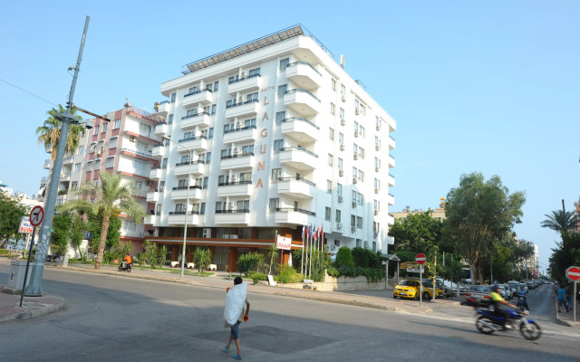 Suite Laguna Hotel