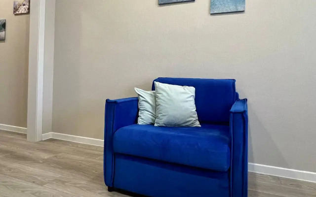 Tryokhmestnye S Balkonom Apartments