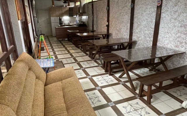 Kivi Guest House