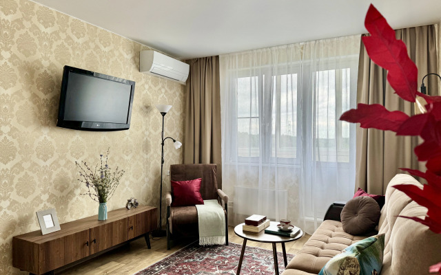 Semeynaya Retro s Vidom na Les Flat