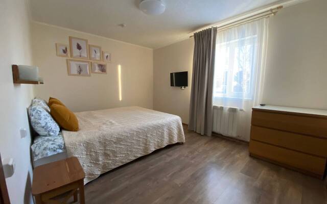 Na ozere Volynskoye ryadom s Igora Private House