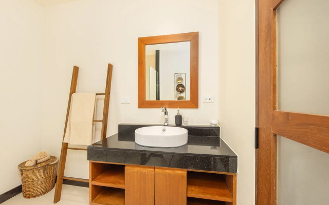 Emilia 3BR Private Pool Naiharn Villa