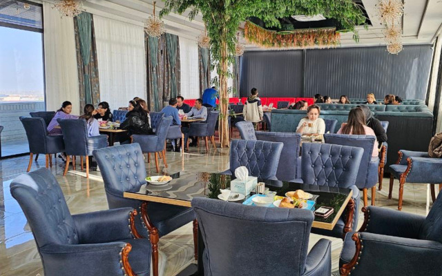 Hayat Plaza Hotel & Spa