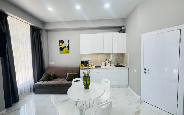 Stilnye Apartamenty S Otdelnym Vkhodom V Apart-Komplekse S Basseynom Apartment