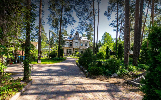 Частный дом 8-к 250 м²