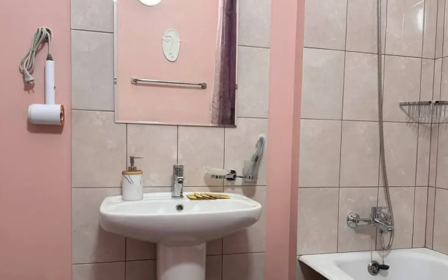 AppartDeLuxe na Ulitse 78-y Dobrovolcheskoy Brigady 32 Flat