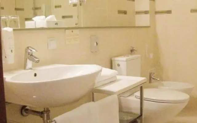 Golden Hotel
