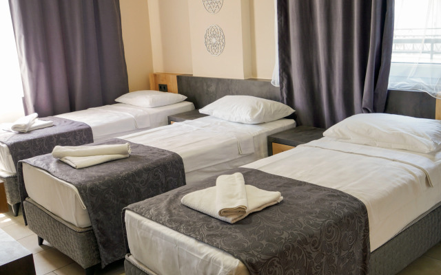 Anna Queen Hotel