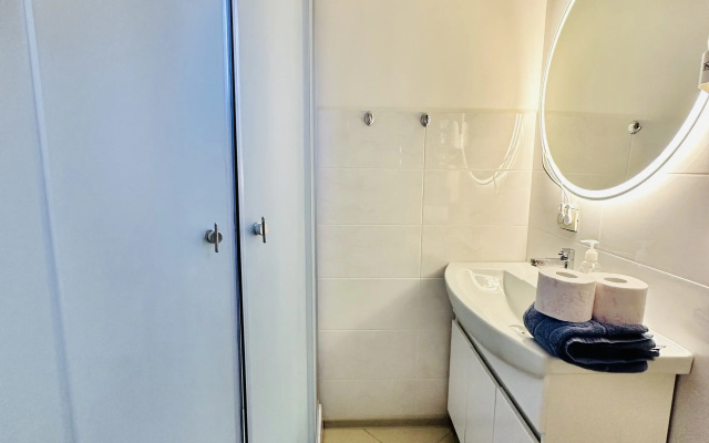 S vidom na gory v ozdorovitelnom centre Reka ZHizni Apartments