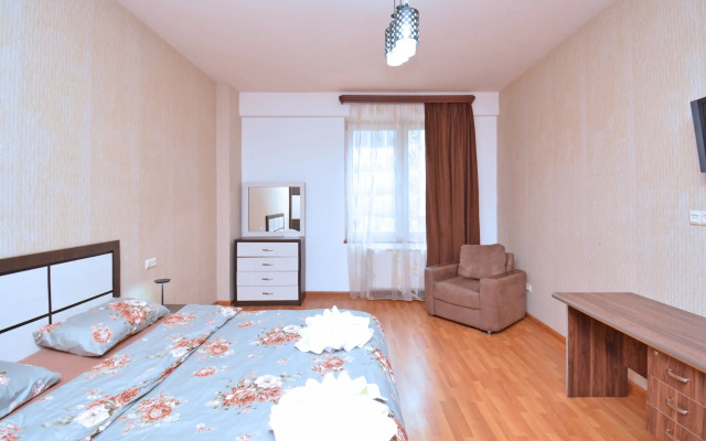 Prostornaya Kvartira na Severnom Prospekte, Hh533 Flat