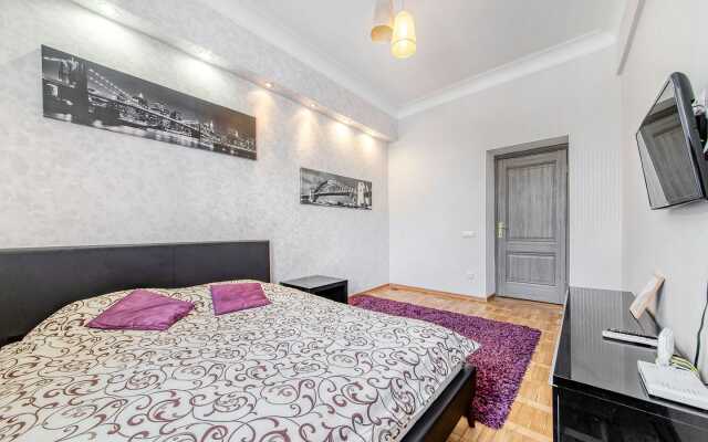 BelaTravel Apartments at 36 Karl Marx St.