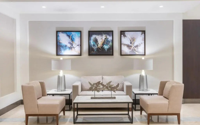 Landmark Suites Hotel