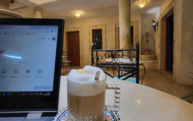 Al Madina Riad Hotel
