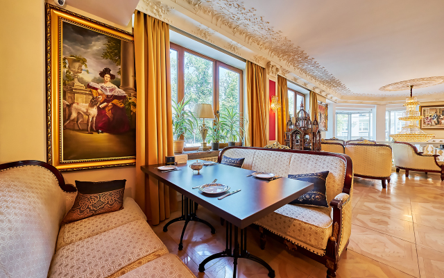 Golden Rooms Hotel