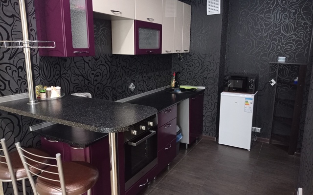 Khizhina Dyadi Toma Flat