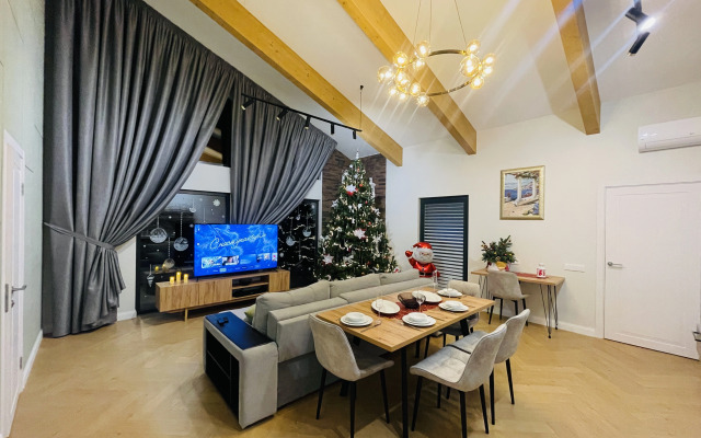 Частный дом у озера