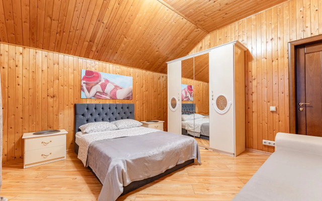 V Beleutovo S Basseynom I Saunoy Private house