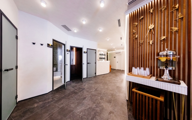 Monarch Hotel