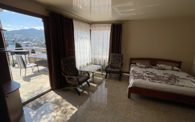 Частный дом Студия на улице Толстого 5