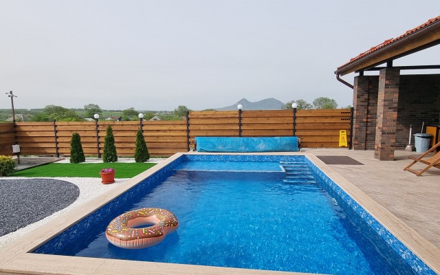 Chetyre Sezona Guest house