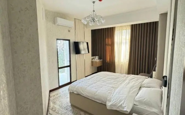 Hotel Aram