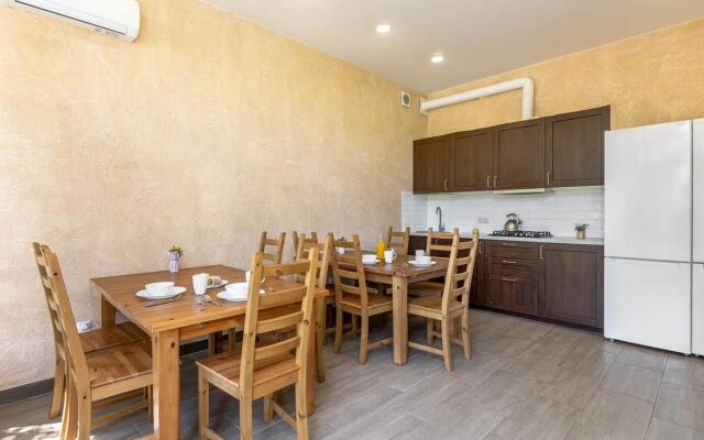 "Uyut" Guest house