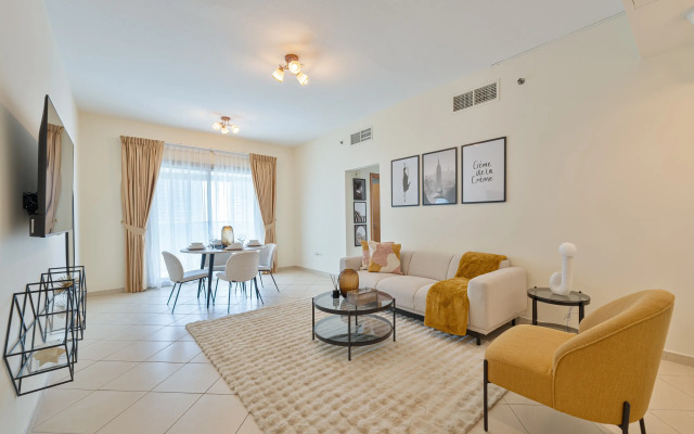 Marcopolo - Lavish 2BR next to Metro & Tram Apartments