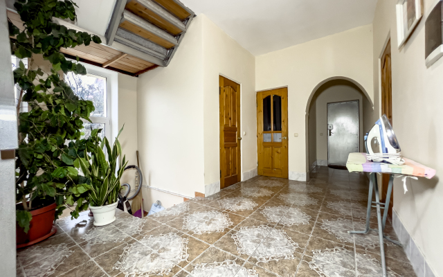 Gostevoy Dom Medovy Guest House