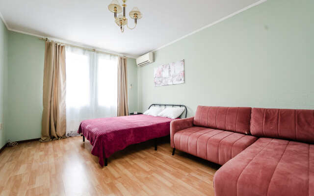 Dom S Basseynom I Saunoy V Khimkakh Starbeevo Private House