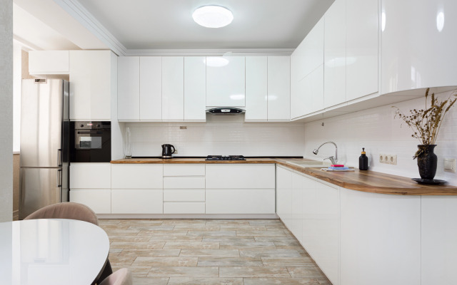 Sutkiru Ryadom S Viktoriey Flat